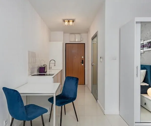 Intelliparts B Апартаменти Вроцлав